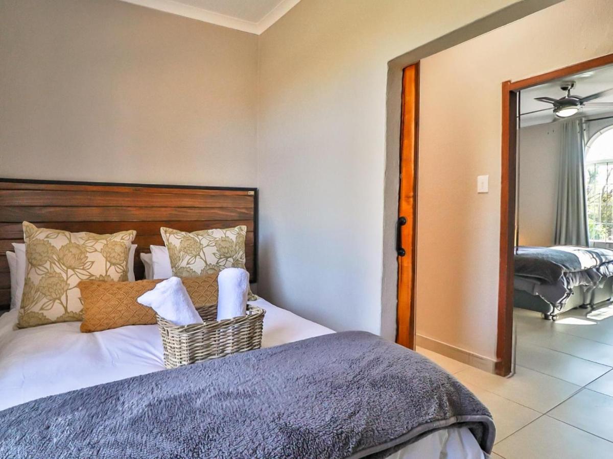 Featherwood Farm & Nyala Lodge Rayton Buitenkant foto