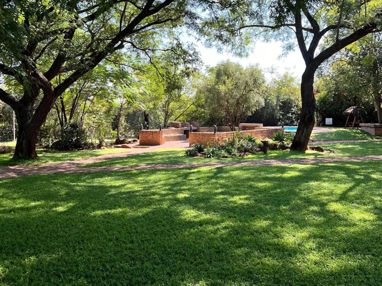 Featherwood Farm & Nyala Lodge Rayton Buitenkant foto
